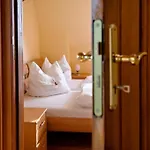 Hotel Am Alten Hafen 3*
