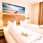 Hotel Am Alten Hafen 3*